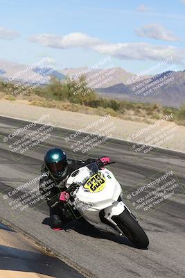 media/Nov-16-2025-Race Pace (Sun) [[8c5fa54630]]/Verified Riders/4-Turn 3 Inside (1050am)/